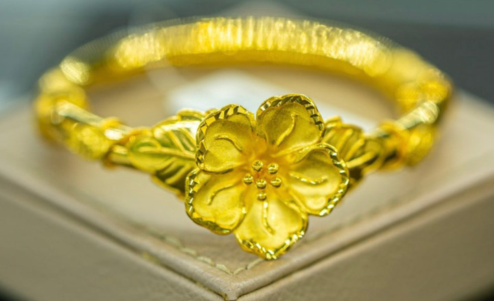 Giá vàng hôm nay 11/1: Giảm đột ngột, dứt đà tăng - 1