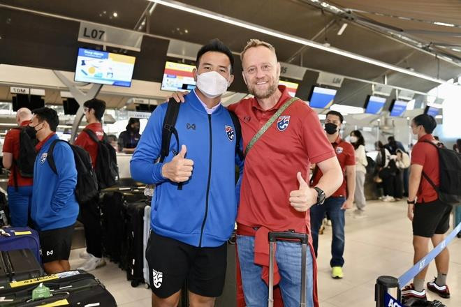 HLV Polking không lo ngại mặt sân Mỹ Đình trước khi sang Việt Nam - 2