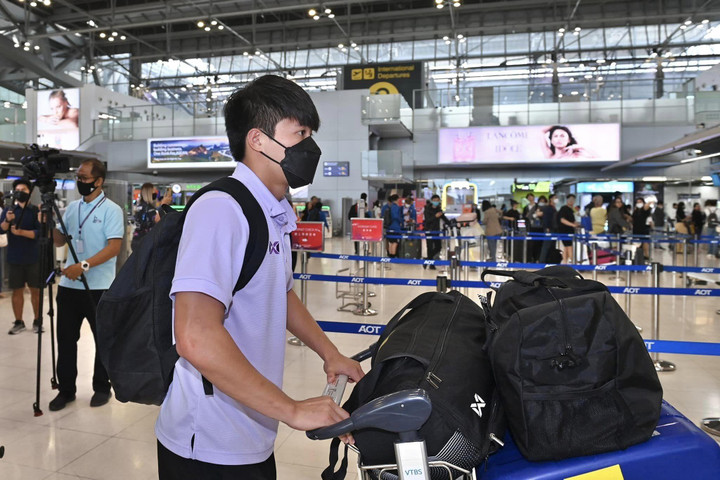 HLV Polking không lo ngại mặt sân Mỹ Đình trước khi sang Việt Nam - 7