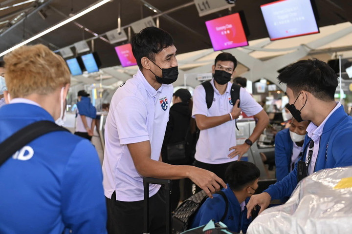 HLV Polking không lo ngại mặt sân Mỹ Đình trước khi sang Việt Nam - 3