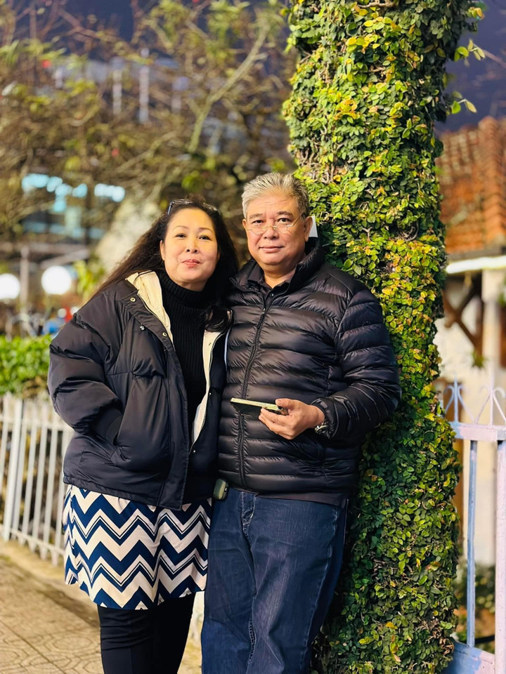 Sao Việt 12/1: Hương Giang phủ nhận có tình mới, NSND Hồng Vân 'hẹn hò' ở Đà Lạt - 1