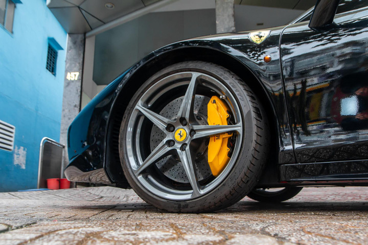 Ferrari 458 Italia hàng hiếm được làm mới ngoại thất tại TP.HCM - 5