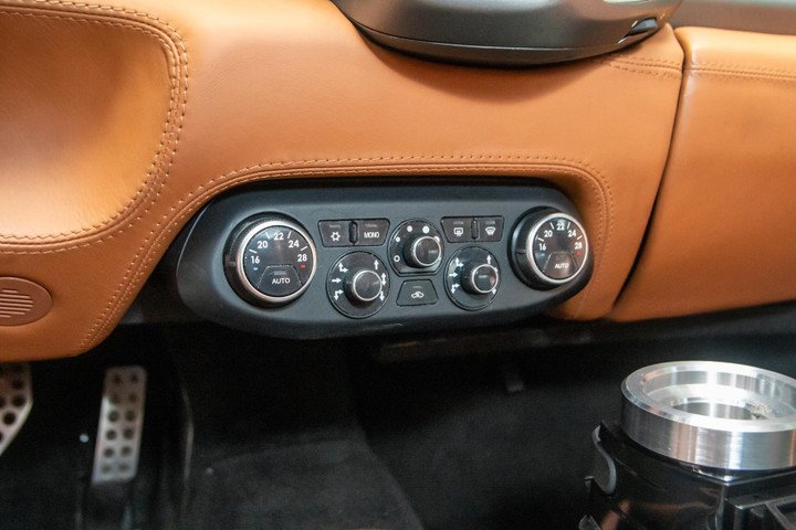 Ferrari 458 Italia hàng hiếm được làm mới ngoại thất tại TP.HCM - 8