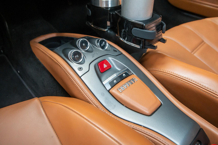 Ferrari 458 Italia hàng hiếm được làm mới ngoại thất tại TP.HCM - 9