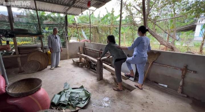 Truyền nhân giữ nghề làm bún bắp - 3
