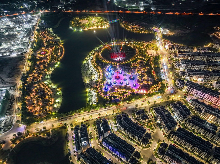 Phố đêm Grand Park thu hút trăm nghìn du khách có gì 'hot'? - 4