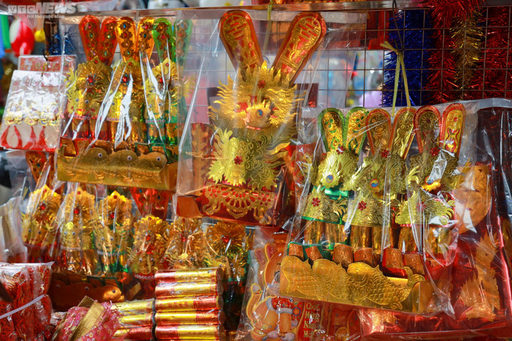 Người Hà Nội tất bật sắm lễ cúng ông Công, ông Táo - 3