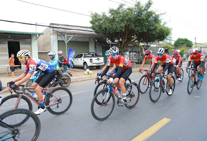 7 chặng đua đầy cảm xúc của giải xe đạp quốc tế TH Bình Dương - 1