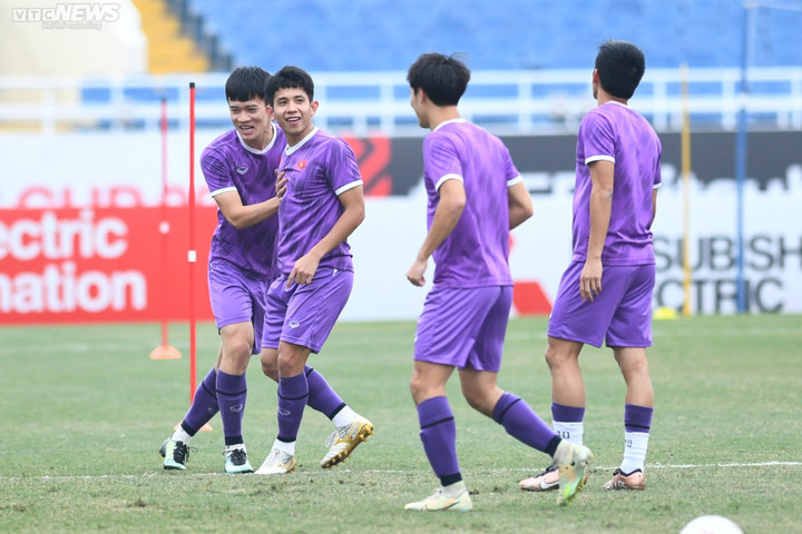 HLV Park Hang Seo trầm tư trước chung kết lượt đi AFF Cup 2022 - 8