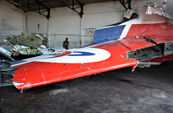 Sống sót kỳ diệu: Rơi máy bay, một mình giữa đại dương, bé 12 tuổi vẫn thoát nạn - 3