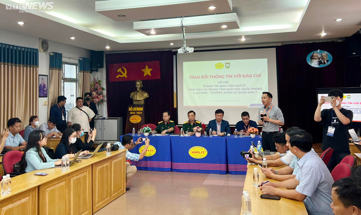 Hiệu trưởng ĐH Ngoại ngữ - Tin học TP.HCM nói bị 'tấn công' trên mạng xã hội - 2