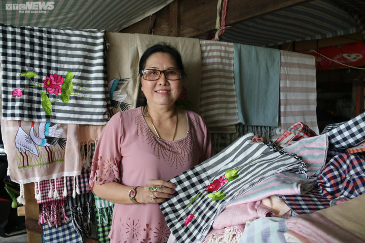 Ảnh: Làng nghề dệt khăn rằn trăm tuổi ở miền Tây - 6