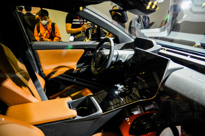 Chi tiết ôtô điện Subaru Solterra, sạc đầy đi hơn 500 km - 9