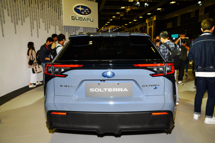 Chi tiết ôtô điện Subaru Solterra, sạc đầy đi hơn 500 km - 12