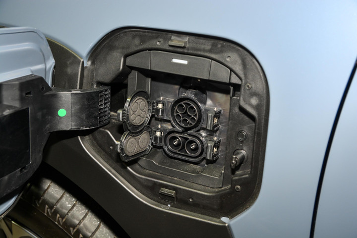 Chi tiết ôtô điện Subaru Solterra, sạc đầy đi hơn 500 km - 6