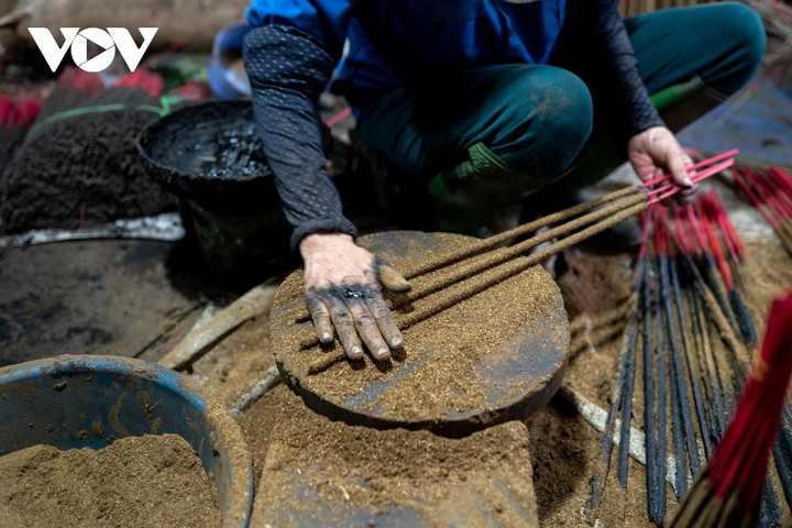 Cảnh tất bật ở làng làm hương khổng lồ Hải Dương ngày cận Tết - 10