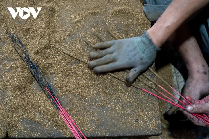 Cảnh tất bật ở làng làm hương khổng lồ Hải Dương ngày cận Tết - 11