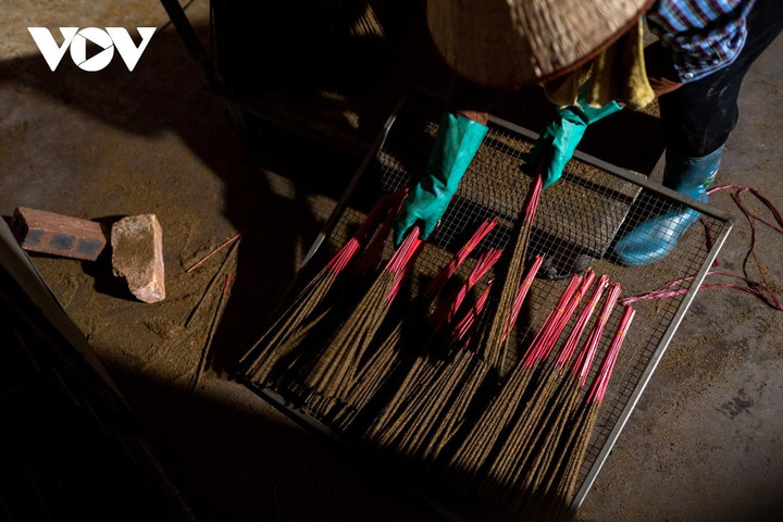 Cảnh tất bật ở làng làm hương khổng lồ Hải Dương ngày cận Tết - 12