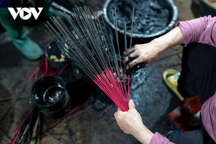 Cảnh tất bật ở làng làm hương khổng lồ Hải Dương ngày cận Tết - 8