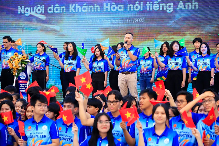 Khởi động dự án 'Người dân Khánh Hòa nói tiếng Anh' - 5