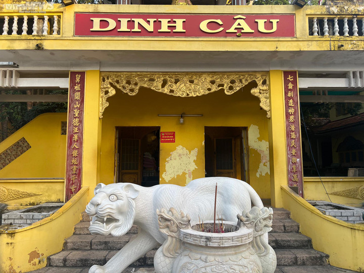 Bí ẩn những dấu chân khổng lồ trên núi Cậu ở Bình Dương - 3