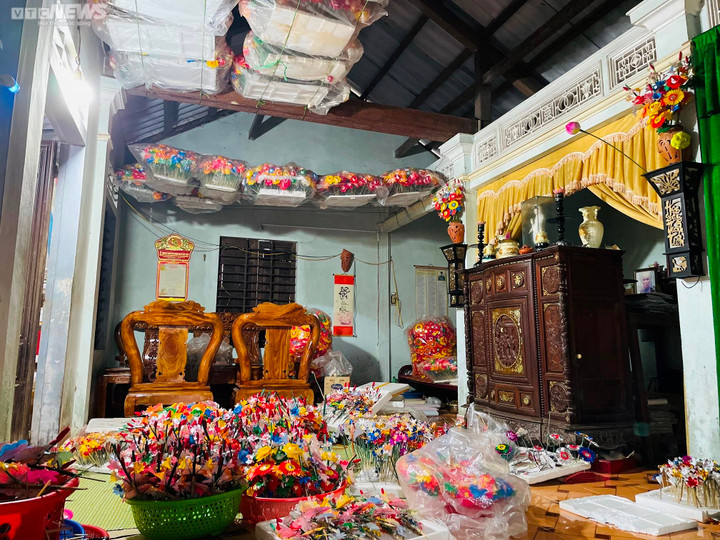 Rực rỡ sắc màu Tết tại làng nghề hoa giấy hơn 300 tuổi ở cố đô Huế - 7