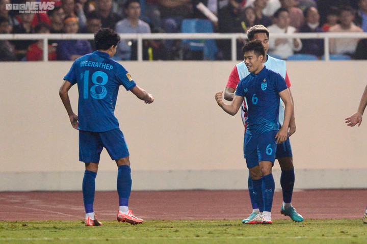 Trực tiếp bóng đá Việt Nam 2-2 Thái Lan: Văn Lâm cứu thua phút 95 - 5