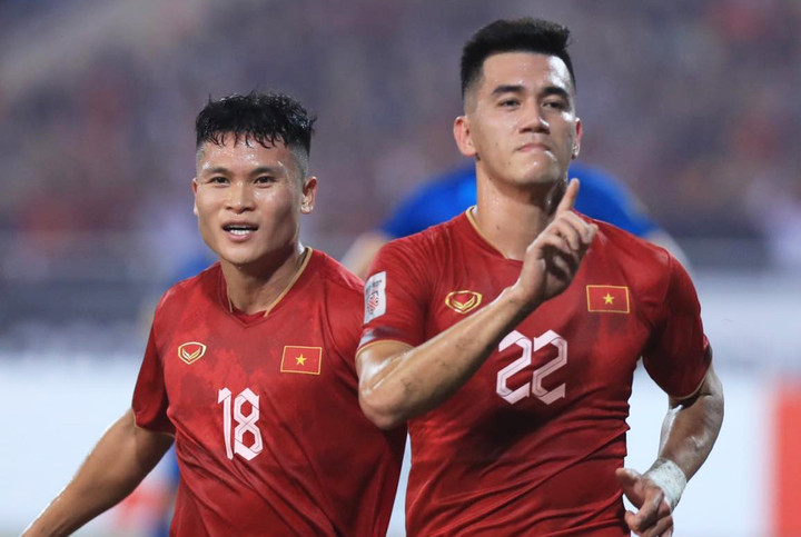 Trực tiếp bóng đá Việt Nam 2-2 Thái Lan: Văn Lâm cứu thua phút 95 - 8