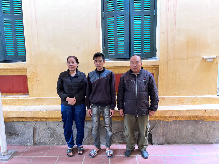 Bắt 3 người trong đường dây mua bán 1.000 vé BOT giả - 1