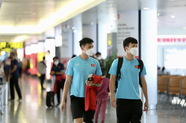 HLV Park Hang Seo lộ nét buồn trong ngày đội tuyển Việt Nam sang Thái Lan - 3