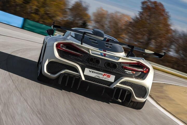 Hennessey Venom F5 Revolution có giá hơn 2,7 triệu USD - 12