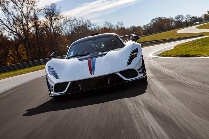 Hennessey Venom F5 Revolution có giá hơn 2,7 triệu USD - 14