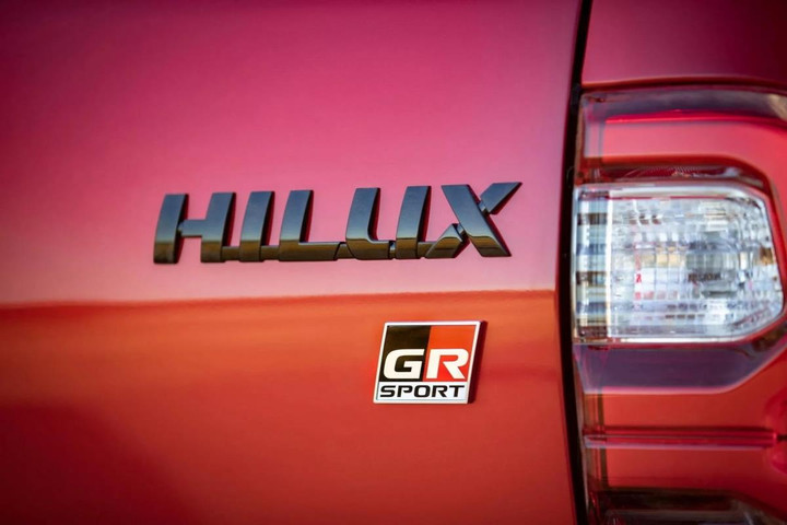 Toyota Hilux GR phiên bản thể thao có gì đặc biệt? - 9