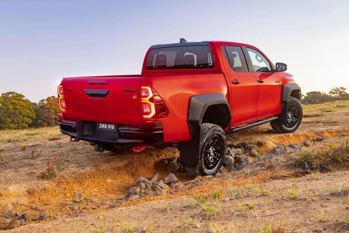 Toyota Hilux GR phiên bản thể thao có gì đặc biệt? - 7