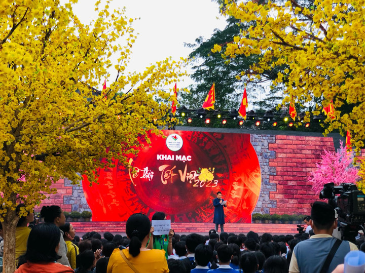 Sao Việt nô nức ‘check-in’ không gian Lễ hội Tết Việt 2023 ở TP.HCM - 4