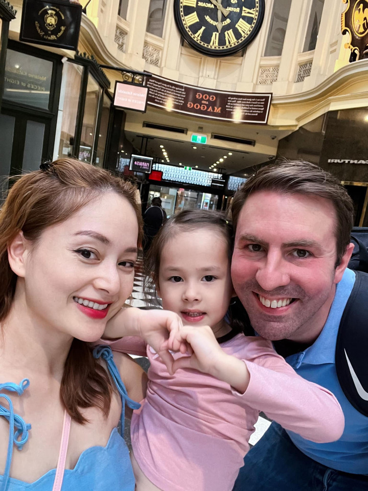 Sao Việt 17/1: Vân Dung nhí nhảnh bên bố, Thanh Duy khác lạ khi giả gái - 6