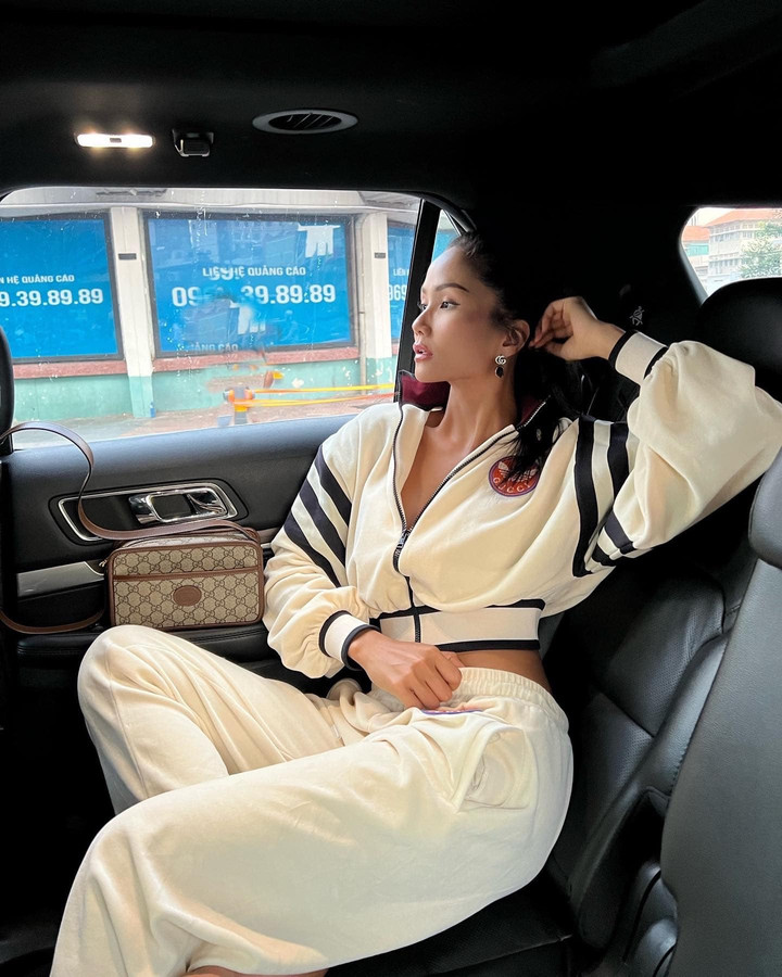 Sao Việt 17/1: Vân Dung nhí nhảnh bên bố, Thanh Duy khác lạ khi giả gái - 9