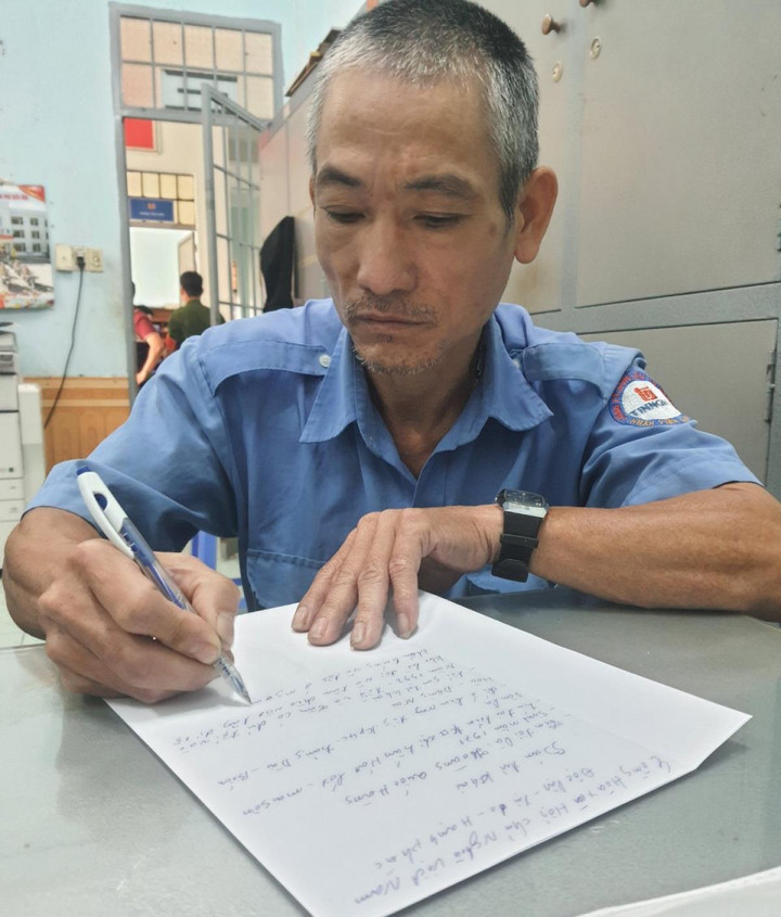 Trốn truy nã hơn 30 năm trong vỏ bọc của người đàn ông 'tử tế, trách nhiệm' - 1