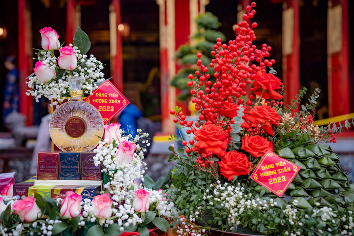 Lạ mắt lễ tái hiện nghi thức 'Tiến vua' trong hoàng cung nhà Nguyễn ngày cận Tết - 10