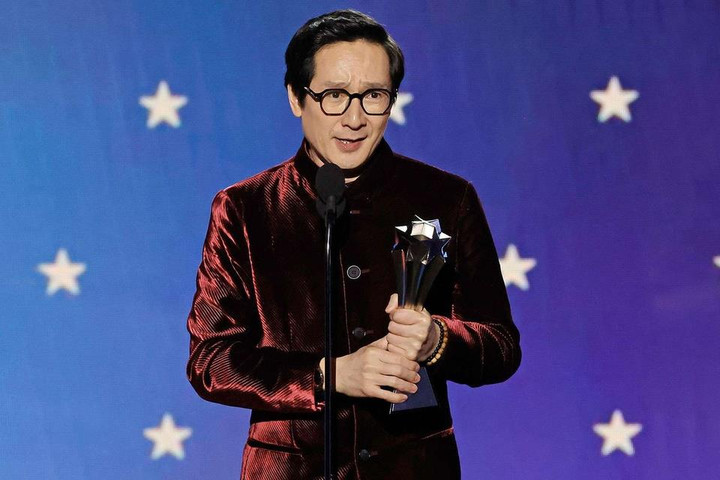 Sau Quả Cầu Vàng, sao gốc Việt Quan Kế Huy tiếp tục thắng giải - 1