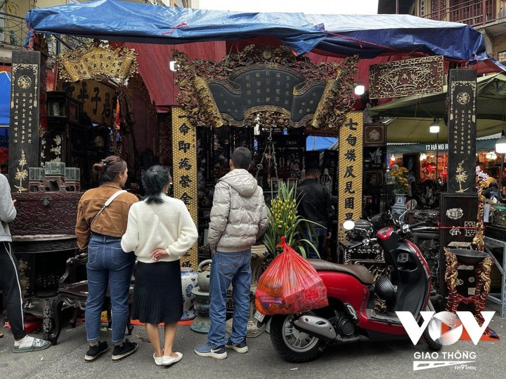 Du xuân Hà Nội: Đi chợ Tết mua đồ cũ - 3