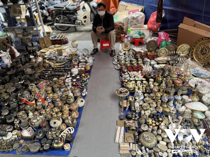 Du xuân Hà Nội: Đi chợ Tết mua đồ cũ - 8