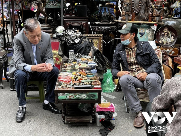 Du xuân Hà Nội: Đi chợ Tết mua đồ cũ - 10