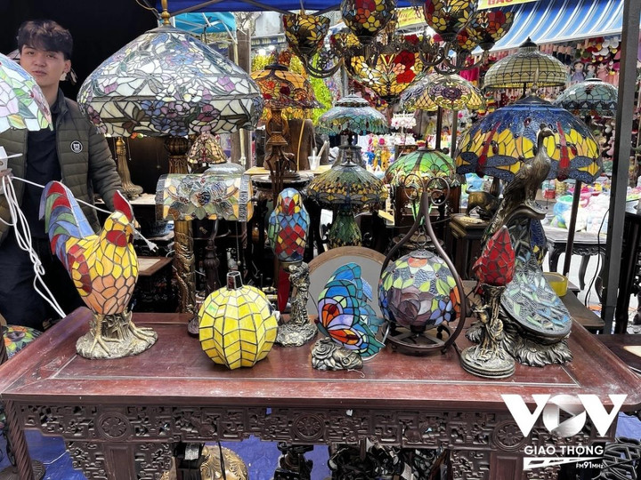 Du xuân Hà Nội: Đi chợ Tết mua đồ cũ - 12