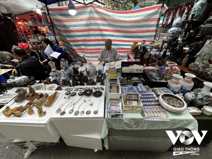 Du xuân Hà Nội: Đi chợ Tết mua đồ cũ - 13