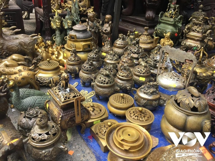 Du xuân Hà Nội: Đi chợ Tết mua đồ cũ - 17