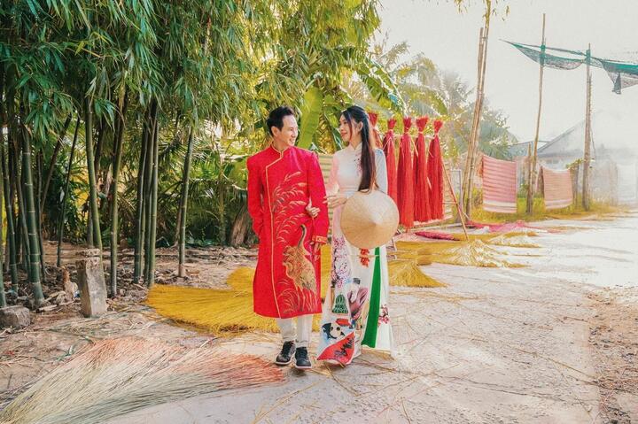 Lý Hải và dàn sao 'Lật mặt' mặc áo dài đón năm mới - 5