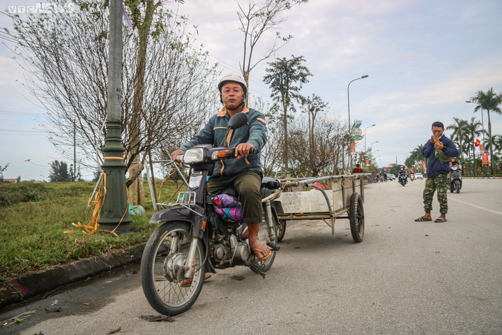 Nghề ‘chở Tết’ đắt khách những ngày cuối năm - 7