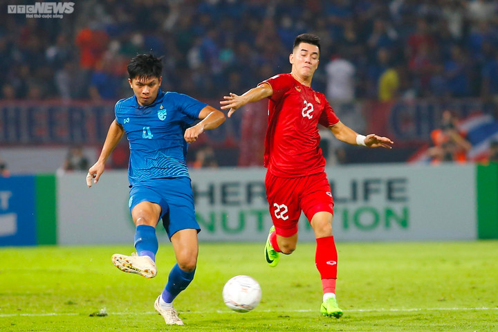 Trực tiếp bóng đá Thái Lan 1-0 Việt Nam: Thầy trò HLV Park Hang Seo bại trận - 2