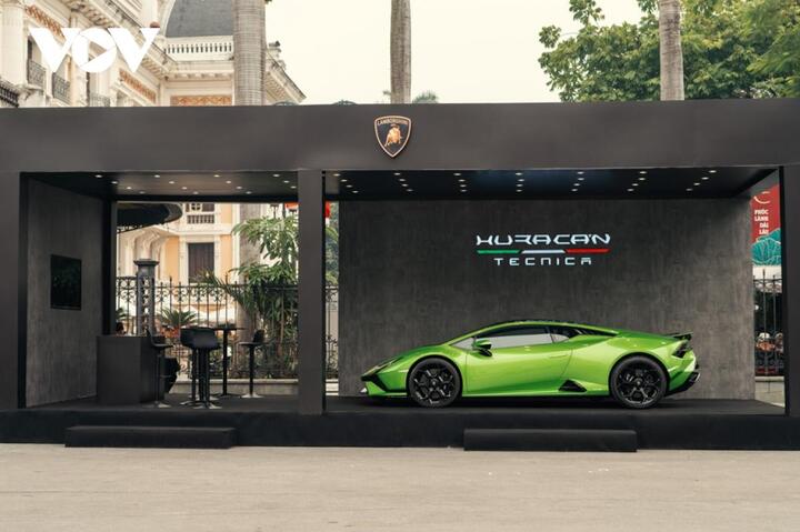 Cận cảnh Lamborghini Huracan Tecnica giá gần 20 tỷ đồng tại Hà Nội - 10